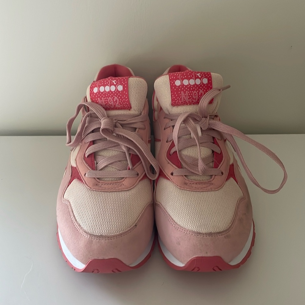 M8 W9 1/2 Diadora Sneakers
